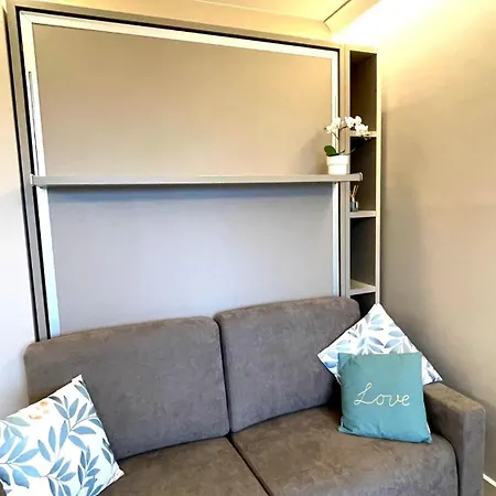 Thelissa Modern Studio - Front Metro Station - Free Parking Apartment Gentilly