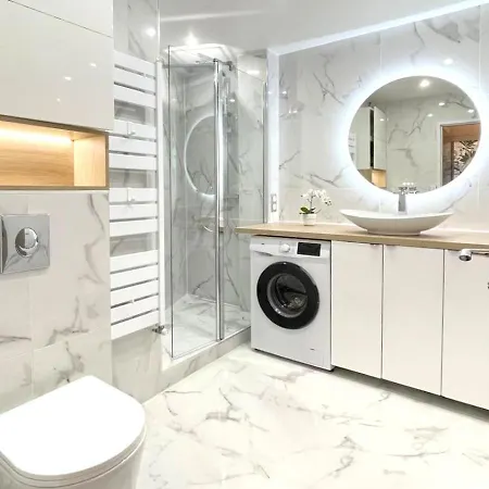 Apartment Thelissa Modern Studio - Front Metro Station - Free Parking *