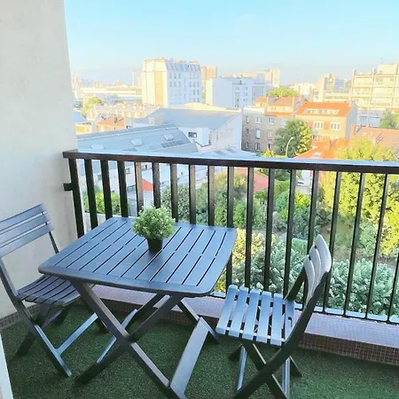 Thelissa Modern Studio - Front Metro Station - Free Parking