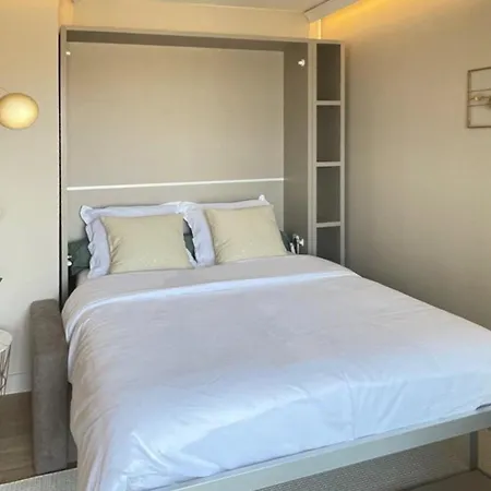 Thelissa Modern Studio - Front Metro Station - Free Parking Apartment Gentilly