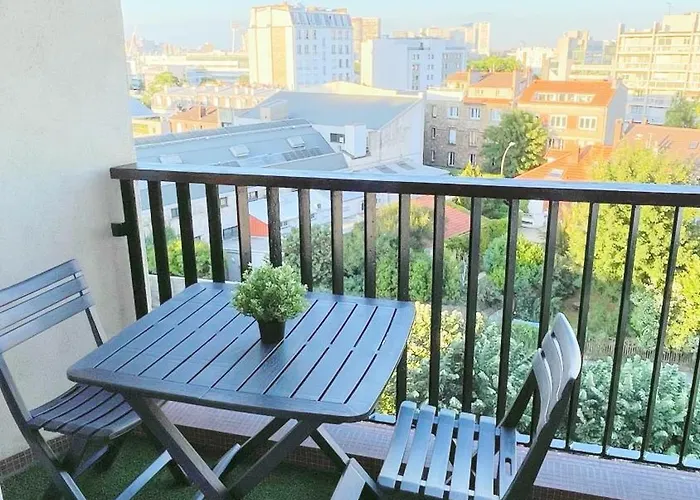 Thelissa - Front Metro Station - Free Parking